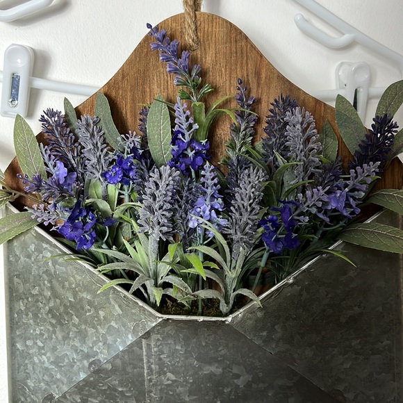 Home decor faux freesia flowers envelope - Picture 2 of 4